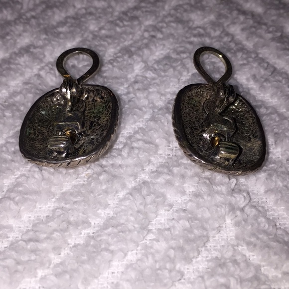 Vintage Clip on Earrings - Picture 6 of 6